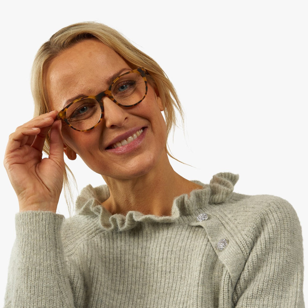 orebro light turtle blue light glasses - www.luxreaderssweden.com